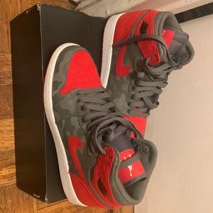 Jordan 1 retro high Camo 3m bred